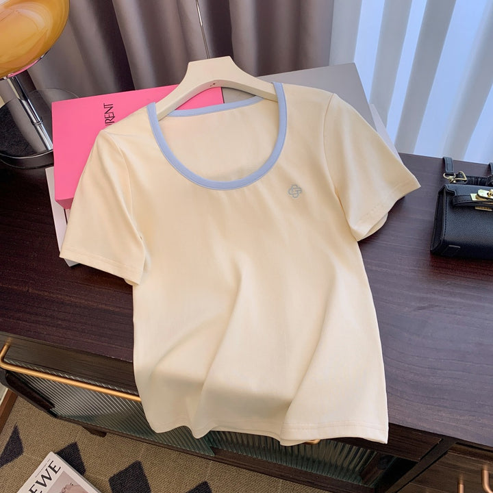 Femme Classic Crew Neck T-Shirt med kontrastdetalje Stilla