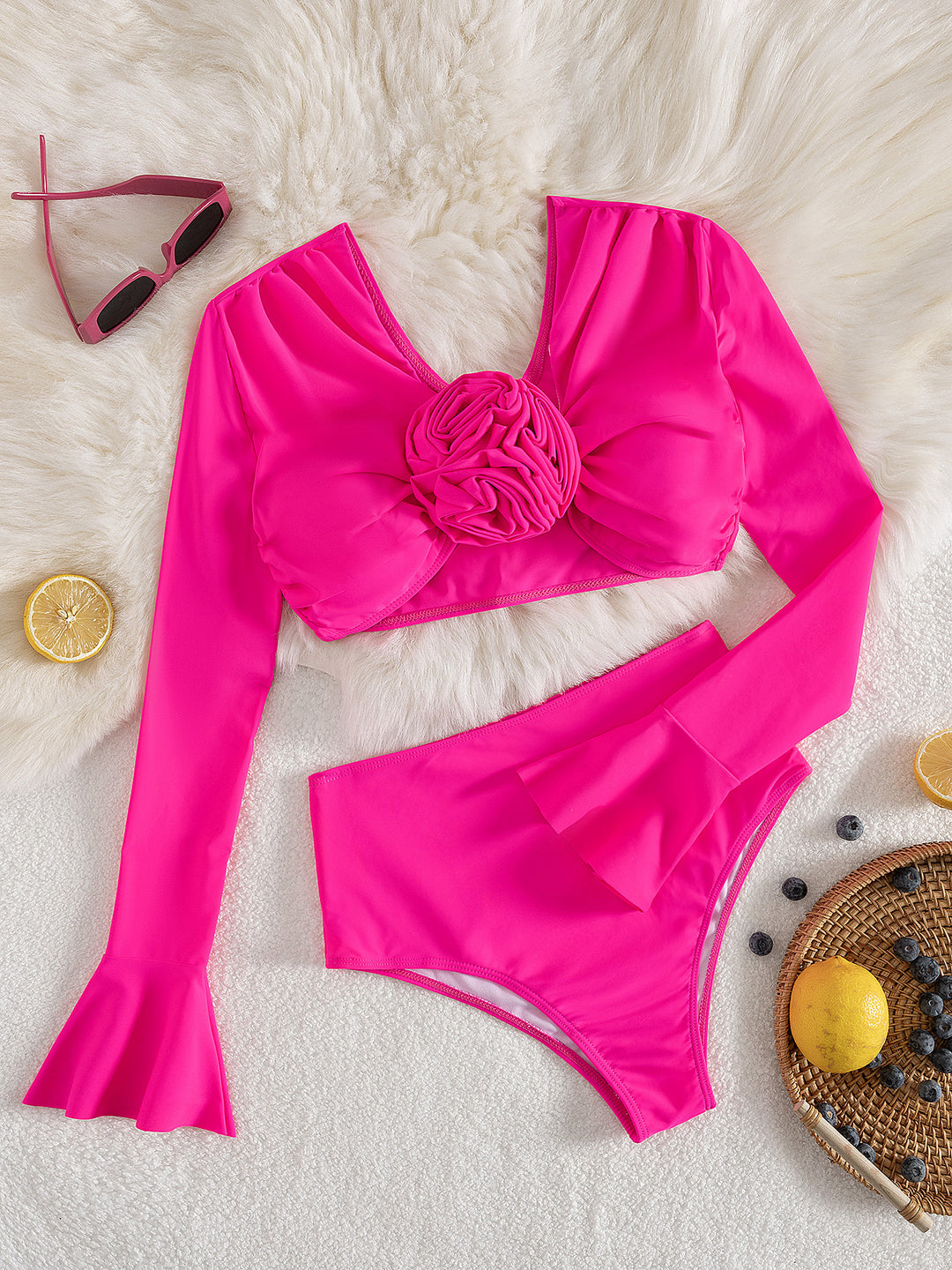 Dame bikini-sæt med innovativ langærmet top og feminin flæse-detaljering Stilla