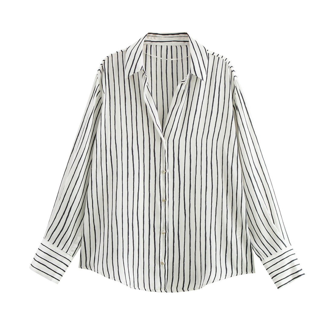 Dame silkebluse med moderne knapdetaljer Stilla