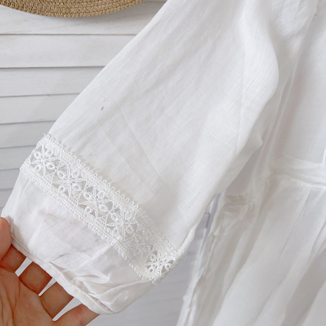 Femme Broderet Maxi-Kjole med V-Hals Stilla