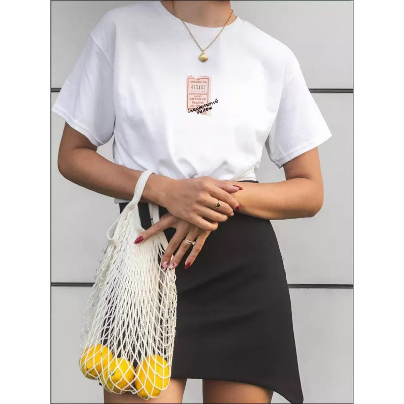 Dame T-shirt med kreativ grafisk tryk og afslappet snit Stilla