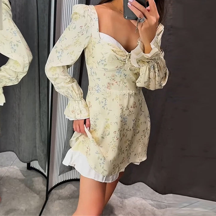 Dame romantisk blomstret kjole med puffærmer og dekorativ udskæring Stilla