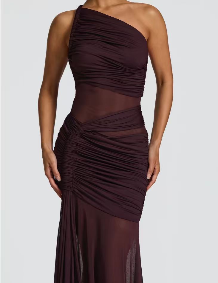 Kvindernes elegante asymmetrisk aften kjole med raffinerede ruffle detaljer Skovae