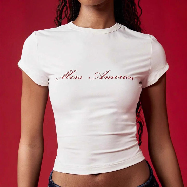Dame Crop-T-Shirt med elegant skrifttype Skovae