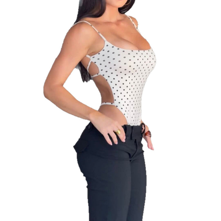 Dame badedragt med højt skåret design og legende polka-dot mønster Skovae