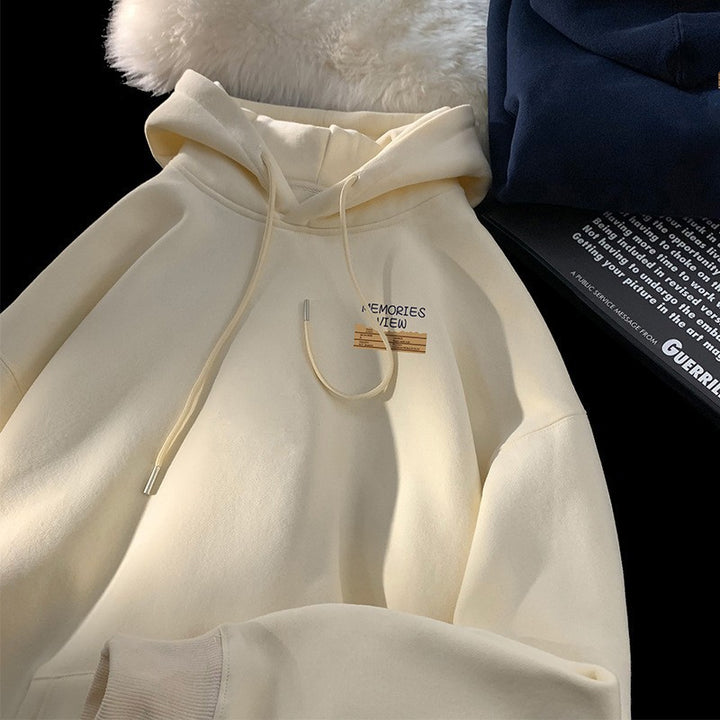 Kvinders hoodie med moderne branding og komfortabel pasform Skovae