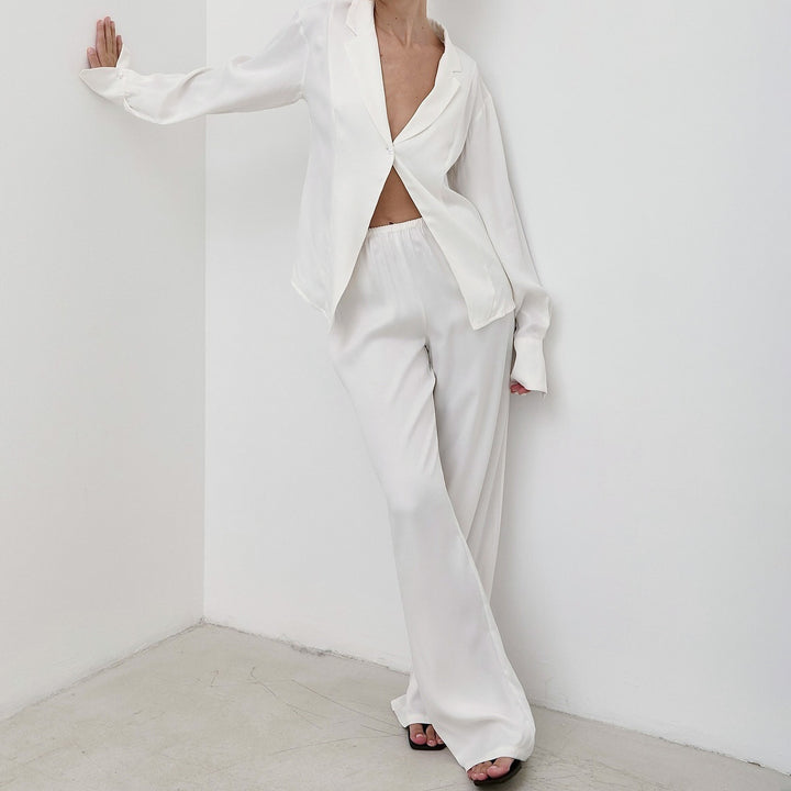 Dame elegant satin loungewear sæt med svajende snit Stilla
