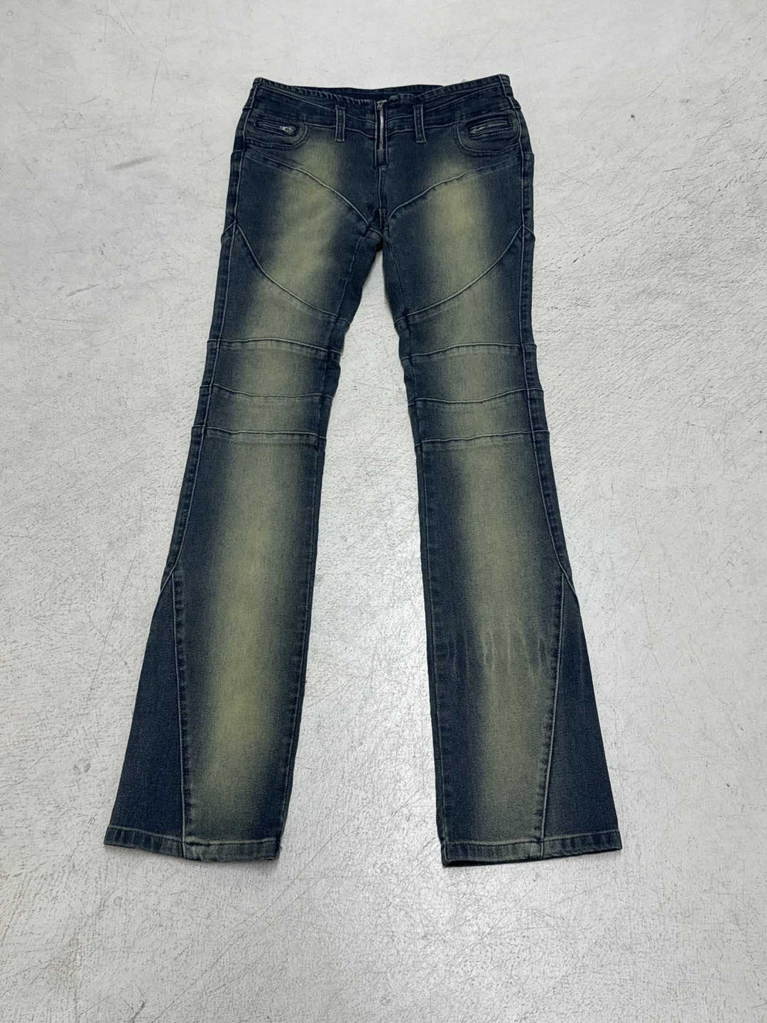 Dame Bootcut Jeans med fashionable syninger og komfortabel elastisk talje Skovae
