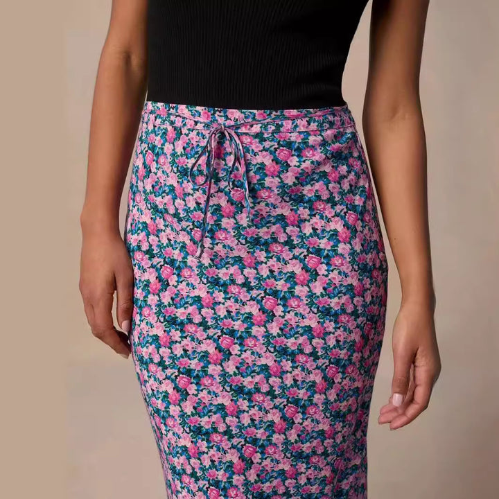 Dame Midirock med floral print og diskrete flæsedetaljer Stilla