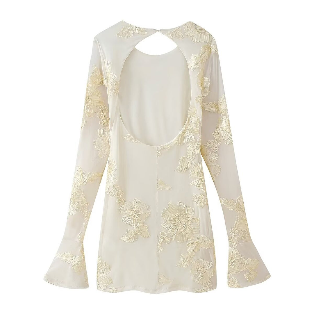 Femme Sheer Broderet Bluse med Bølgeærmer Stilla
