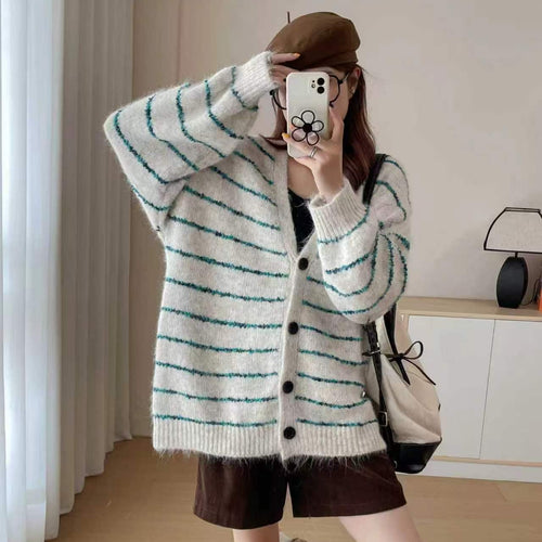 Kvinders chunky strikket cardigan med farvede striber og fashionable snit Stilla
