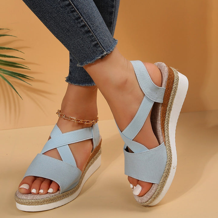 Dame kile-sandaler med komfortabelt kryds-rem-design og skridsikker sål Stilla