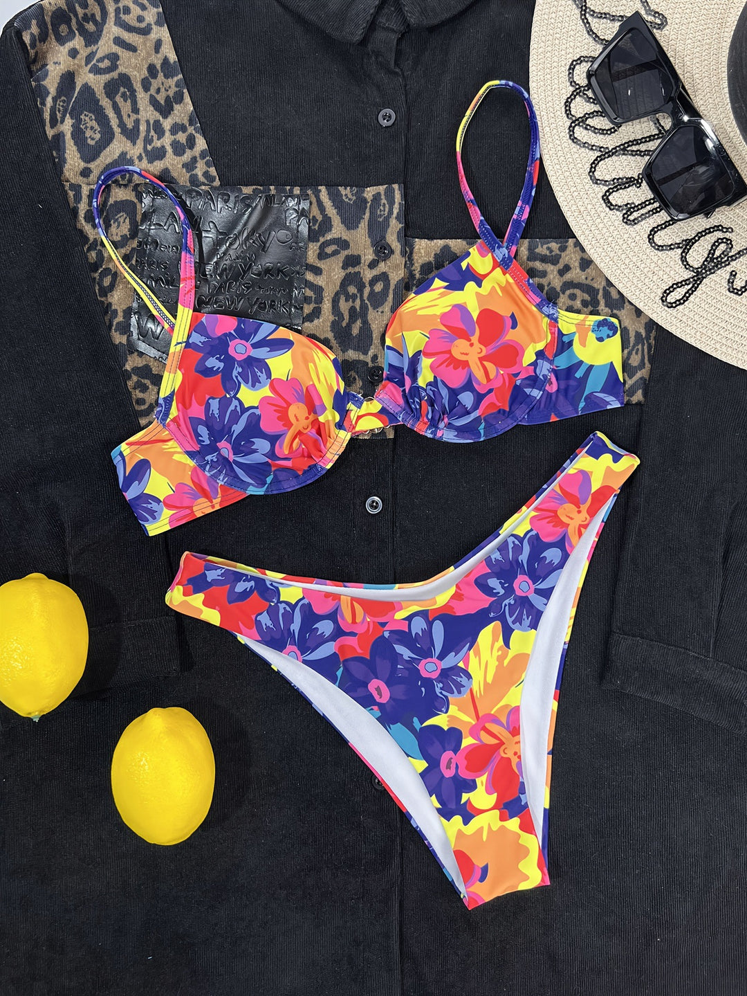 Dame bikini med moderne blomsterdesign og justerbare stropper Stilla