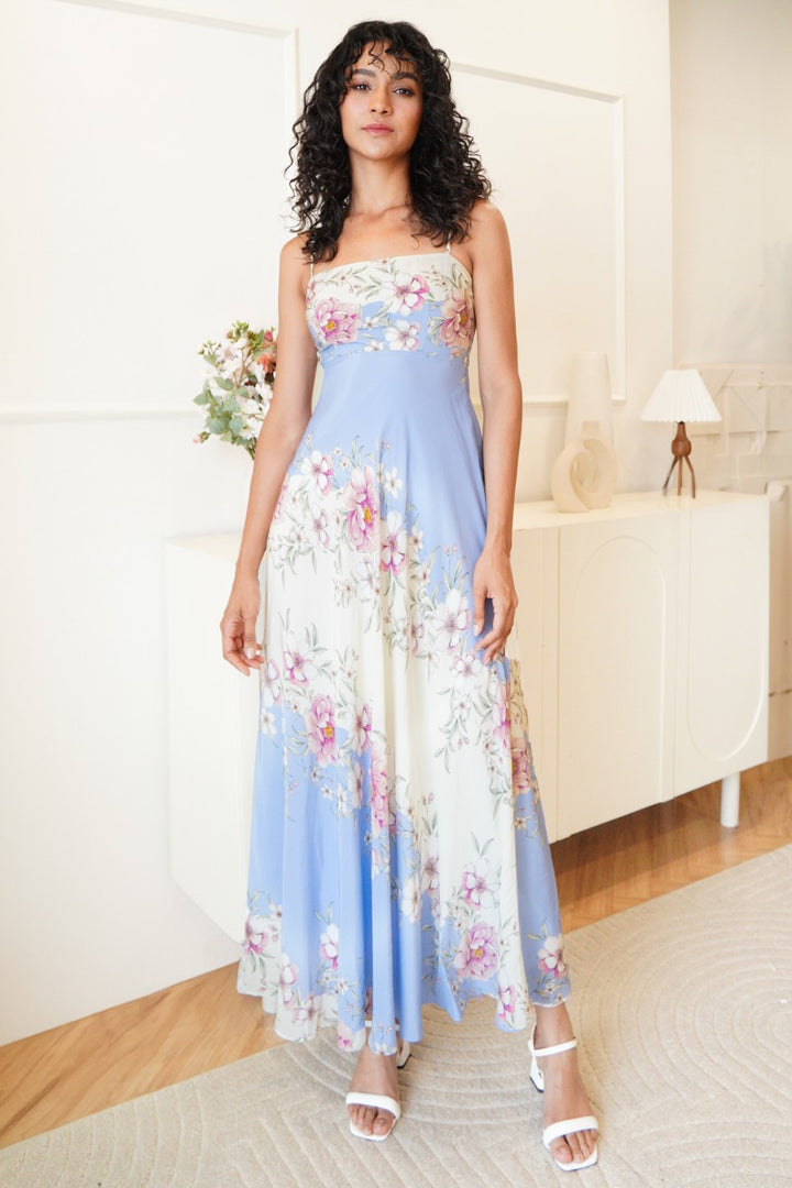 Dame maxikjole med floral design og elegant silhuet Stilla