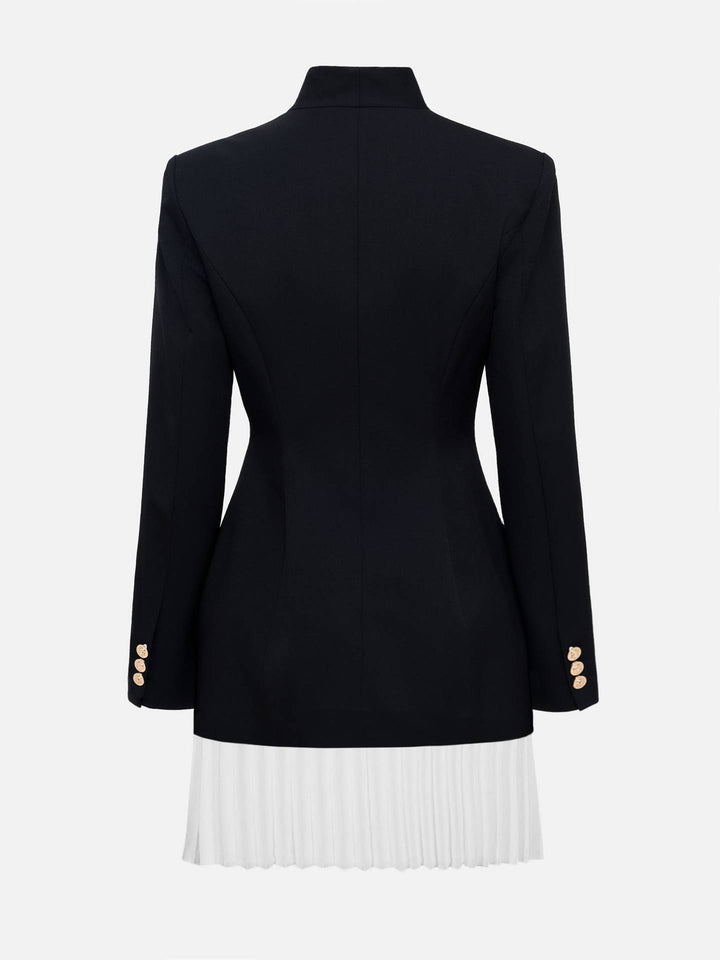 Dame blazer med plisseret kant og elegante knapdetaljer Stilla