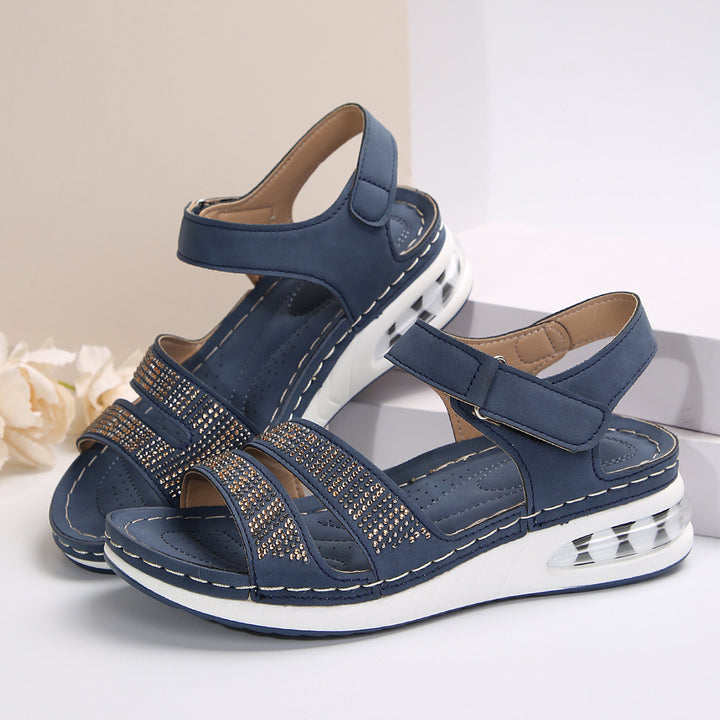 Dame elegante og komfortable sandaler med strassdetaljer Stilla