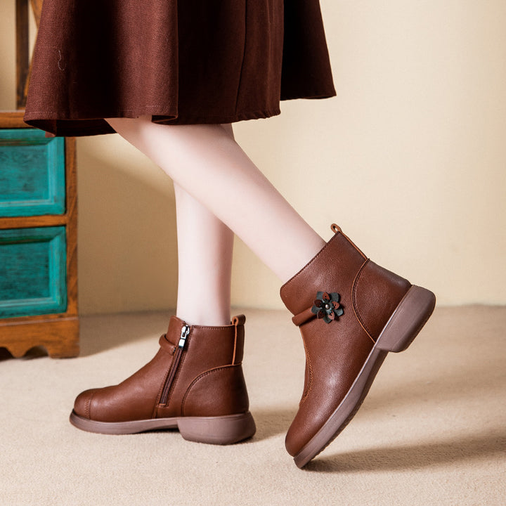 Femme Stilfulde Ankelstøvler med dekorativt blomsteraccent Stilla
