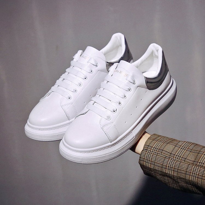 Dame Mode Sneakers i sportsligt design med åndbar overflade Stilla