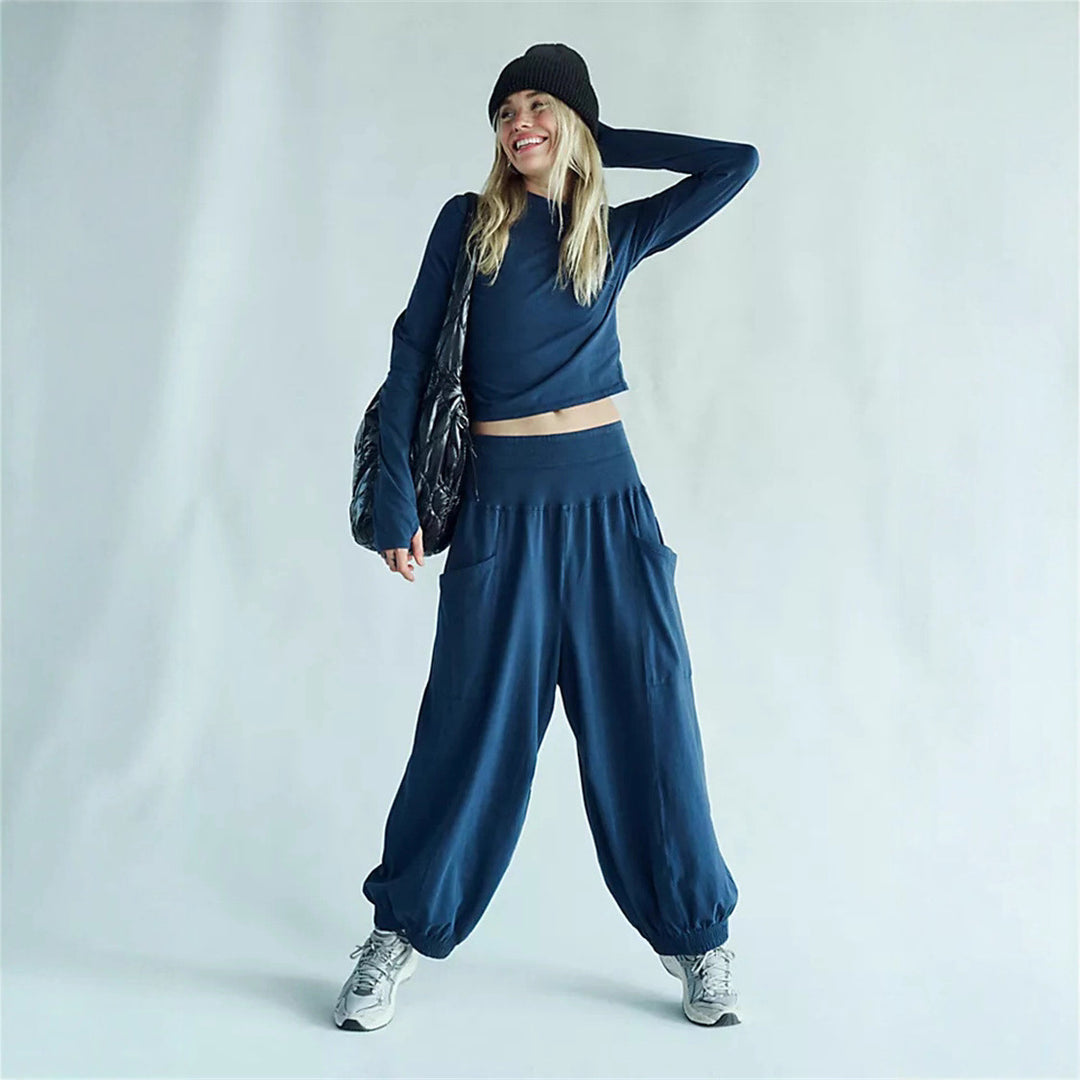 Dame afslappet sæt bestående af cropped top og brede bukser Stilla
