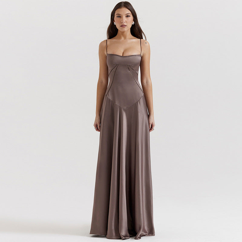 Kvinders elegante satin maxi kjole med slanke stropper og figursyget snit Stilla