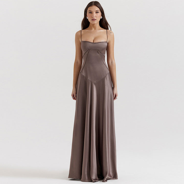Kvinders elegante satin maxi kjole med slanke stropper og figursyget snit Stilla
