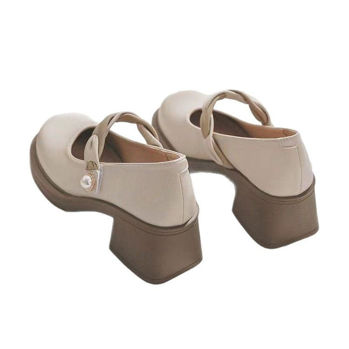 Dame elegante Pumps med moderigtige rem og behagelig blokhæl Stilla