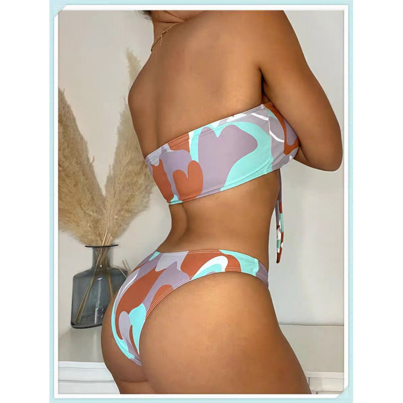 Dame bikini-sæt med elegant omslagskjørt og moderigtigt mønster Skovae