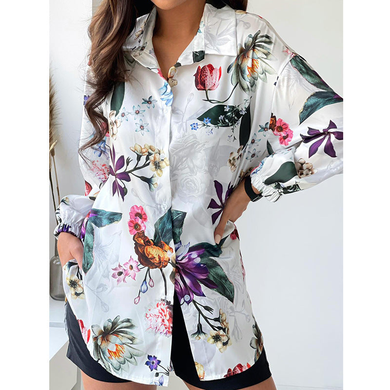 Dame fritidsbluse med floralt design og løs pasform Stilla