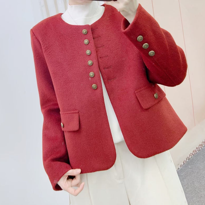 Dame elegant Boucle-jakke med dekorative knapper og praktiske lommer Stilla