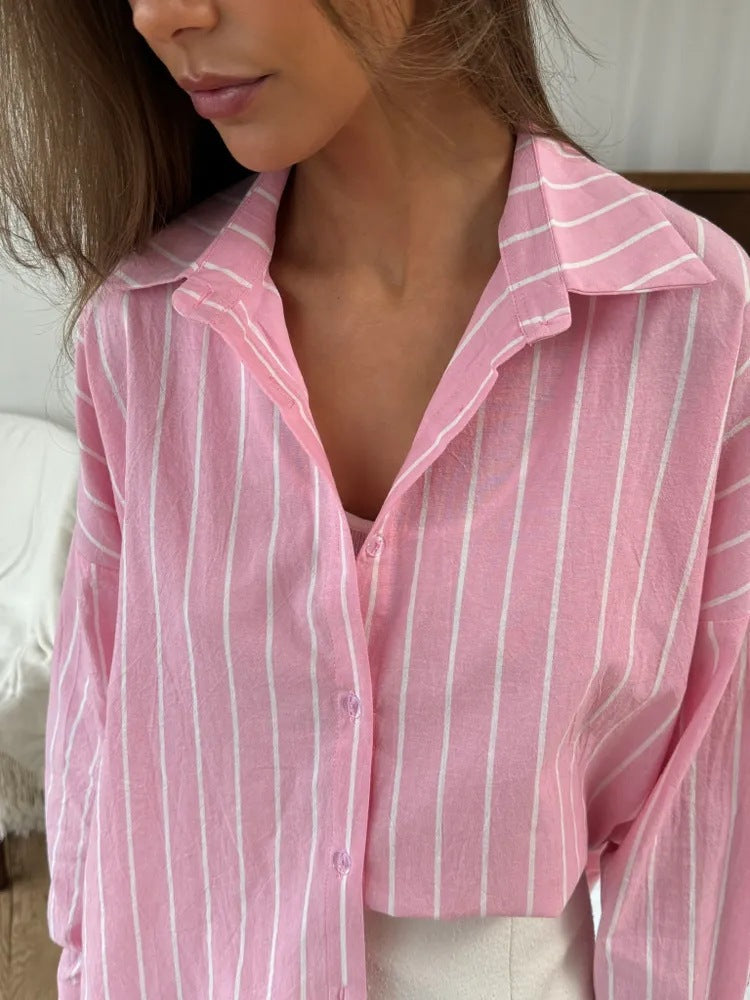 Dame afslappet bluse med fine striber og let materiale Stilla