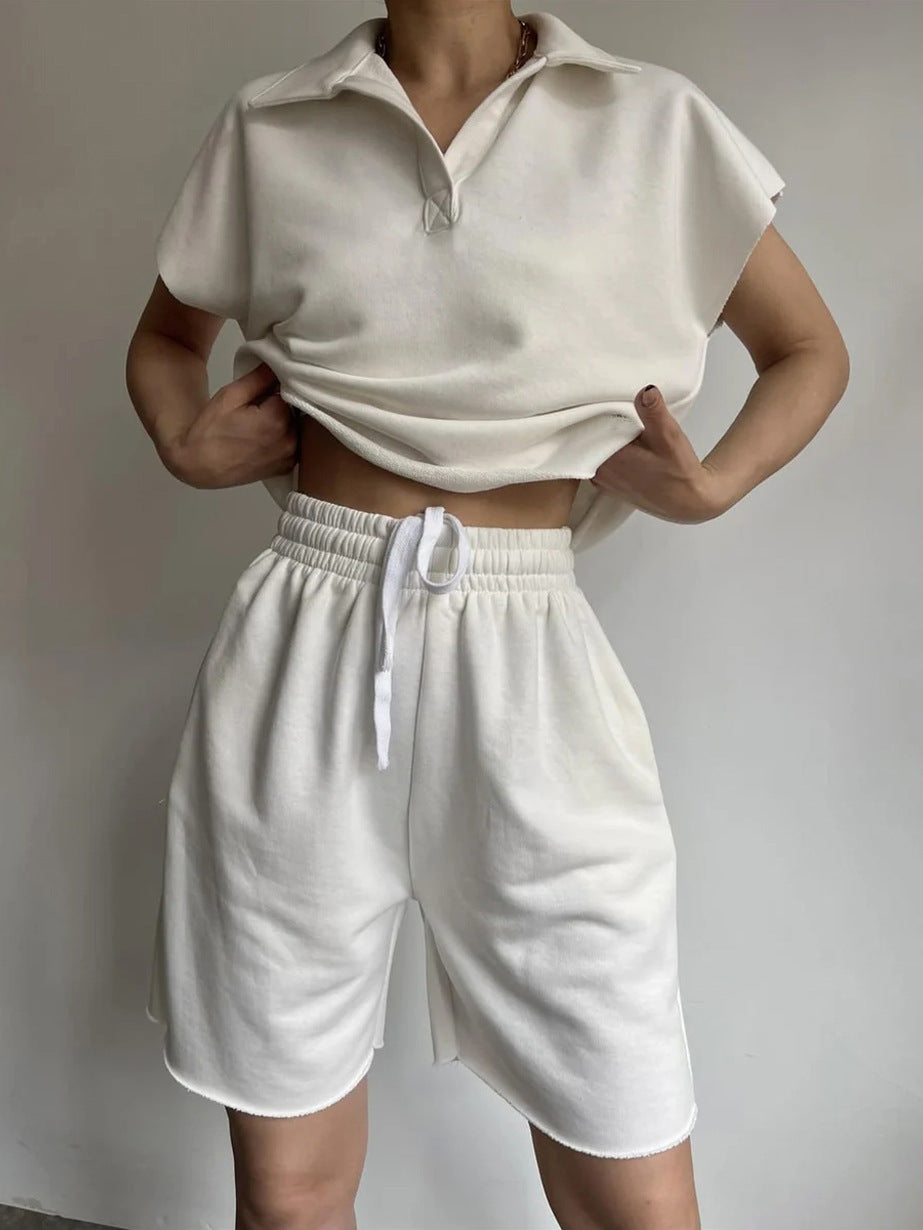 Kvinders casual fritidssæt med høj krave og elastiske shorts Skovae