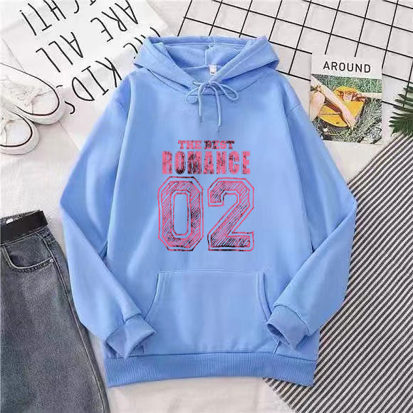 Kvinders afslappede hoodie med stilfuldt print Skovae