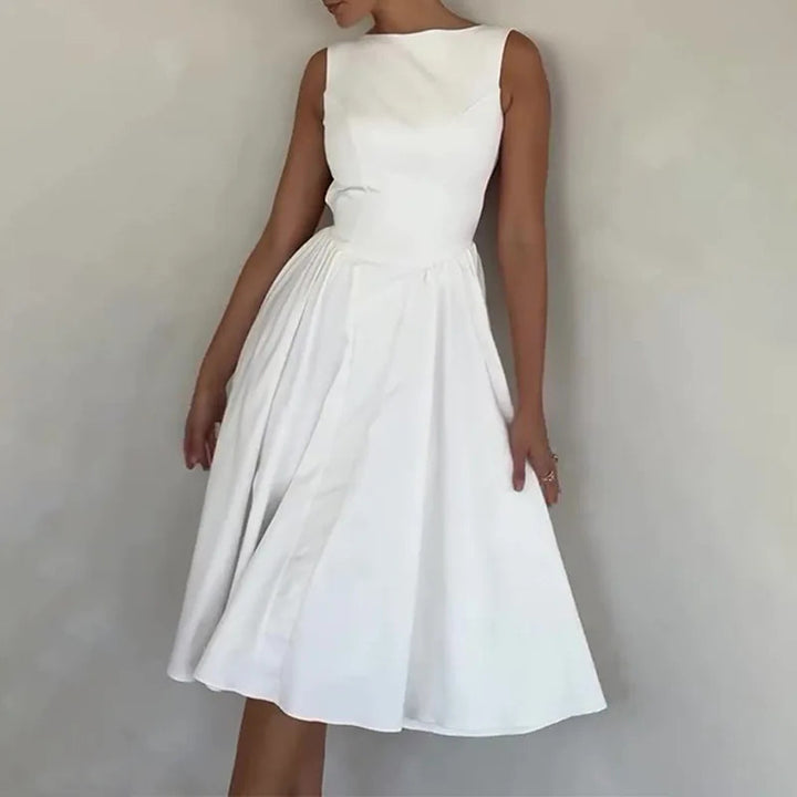 Damer Elegant Midi-kjole med tætsiddende overdel og svajende skørt Skovae
