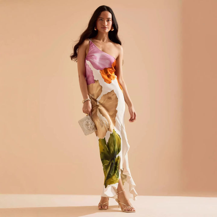 Dame Maxikjole med asymmetrisk snit og floral design Stiila