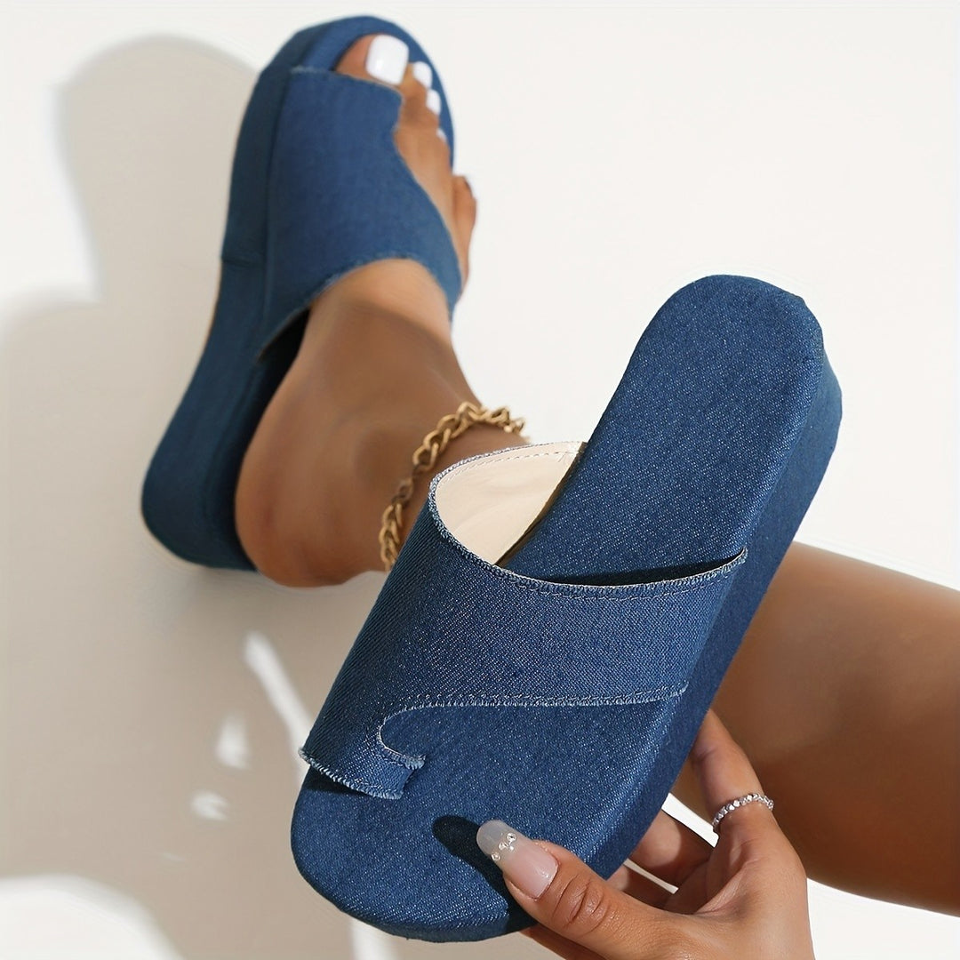 Dame Wedge-Pantoletten med moderigtig Denim-overdel og skridsikker sål Stilla