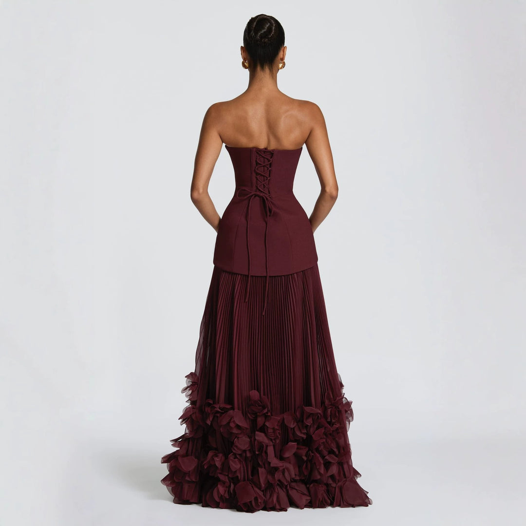 Dame strapless maxikjole med flydende skørt og blomstret detalje Skovae