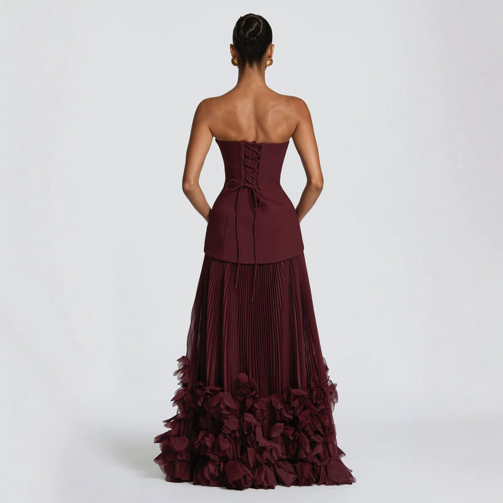 Dame strapless maxikjole med flydende skørt og blomstret detalje Skovae