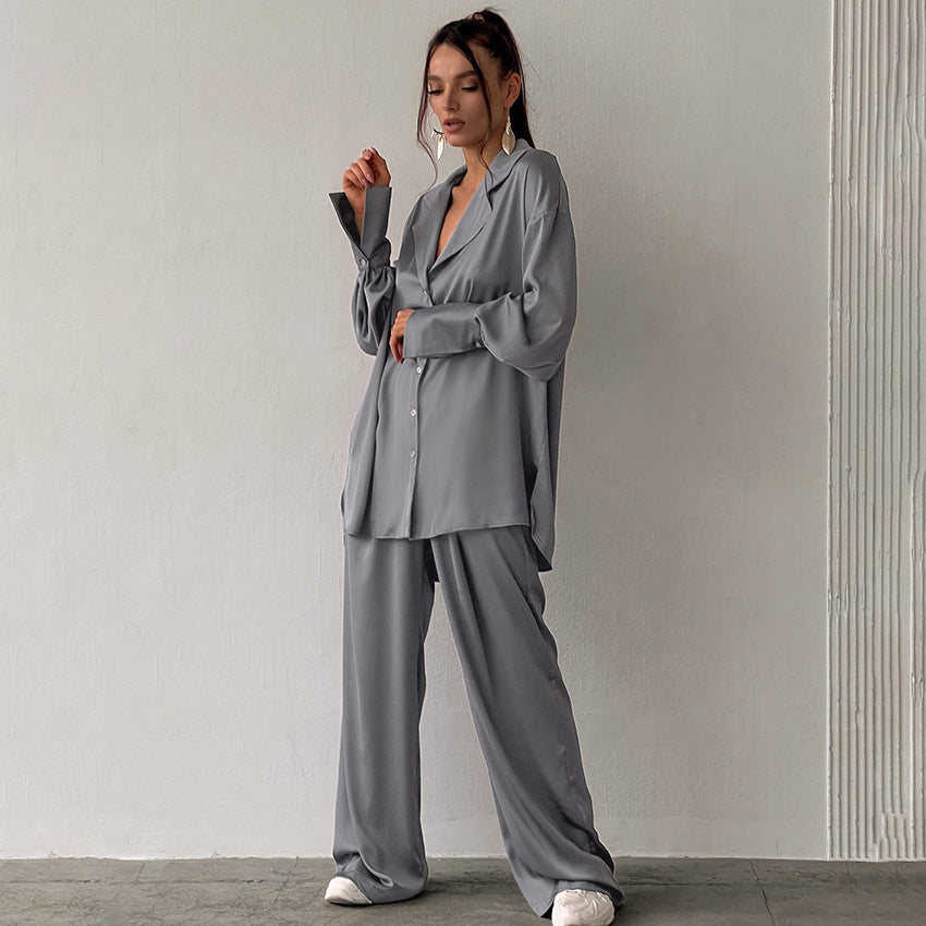 Dame natkjole-sæt i flydende satin med brede ben og oversized skjorte Stilla