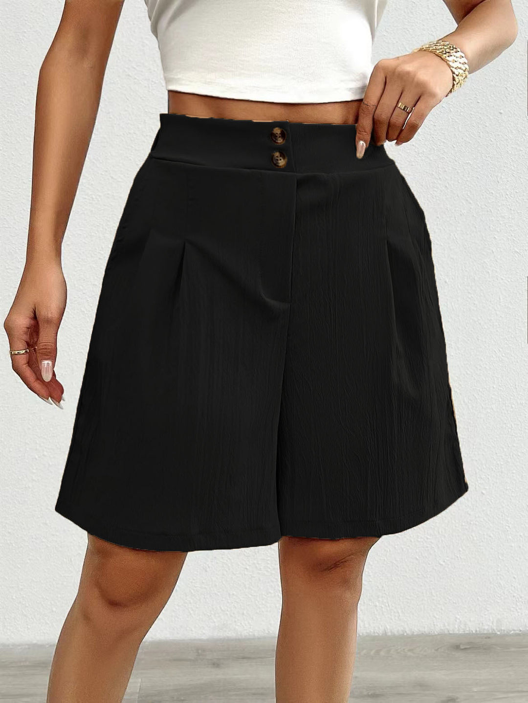 Dame mode shorts med høj talje og elegante folder detaljer Stilla