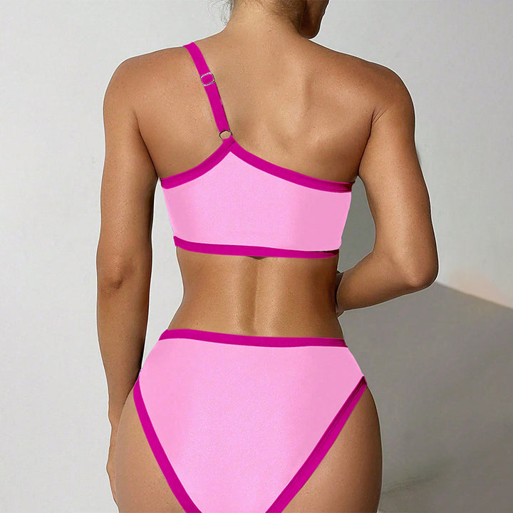 Dame bikini sæt med asymmetrisk top og figursyet bund Stilla