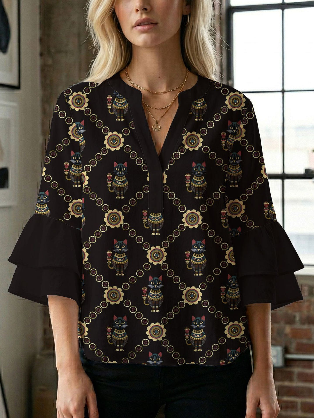 Damebluse med smukt blomstermotiv Skovae