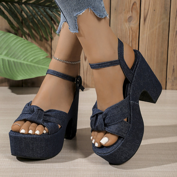 Dame Plateau-Sandaler med elegant knude-design og justerbar rem Stilla