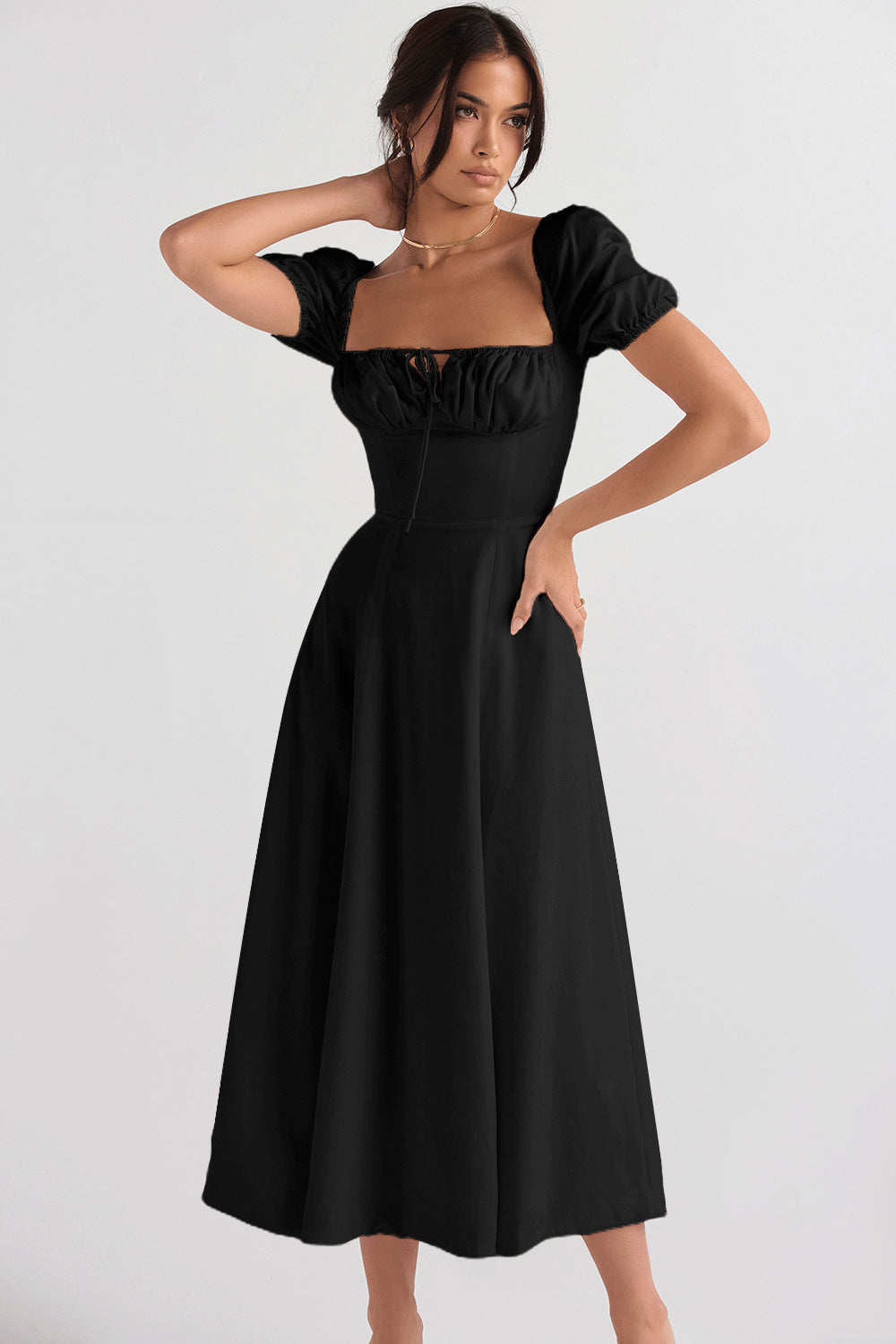 Dame midi kjole med kliché korse og udvidet skirt