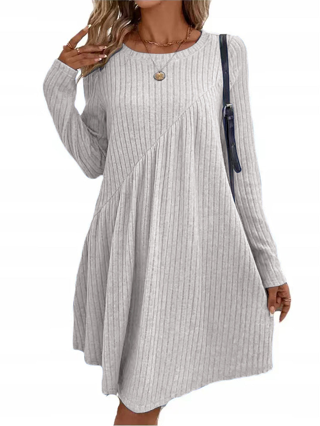 Dame longsleeve kjole med asymmetrisk snit og ribstruktur Stilla