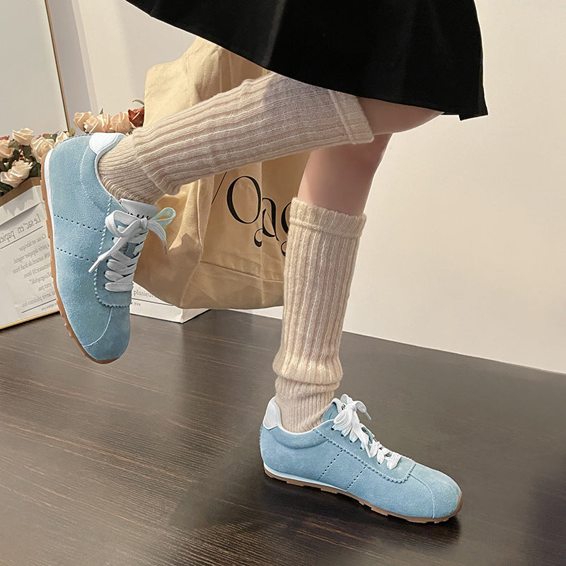 Dame sneakers i sporty vintage-stil med blødt nubukoverflade Stilla