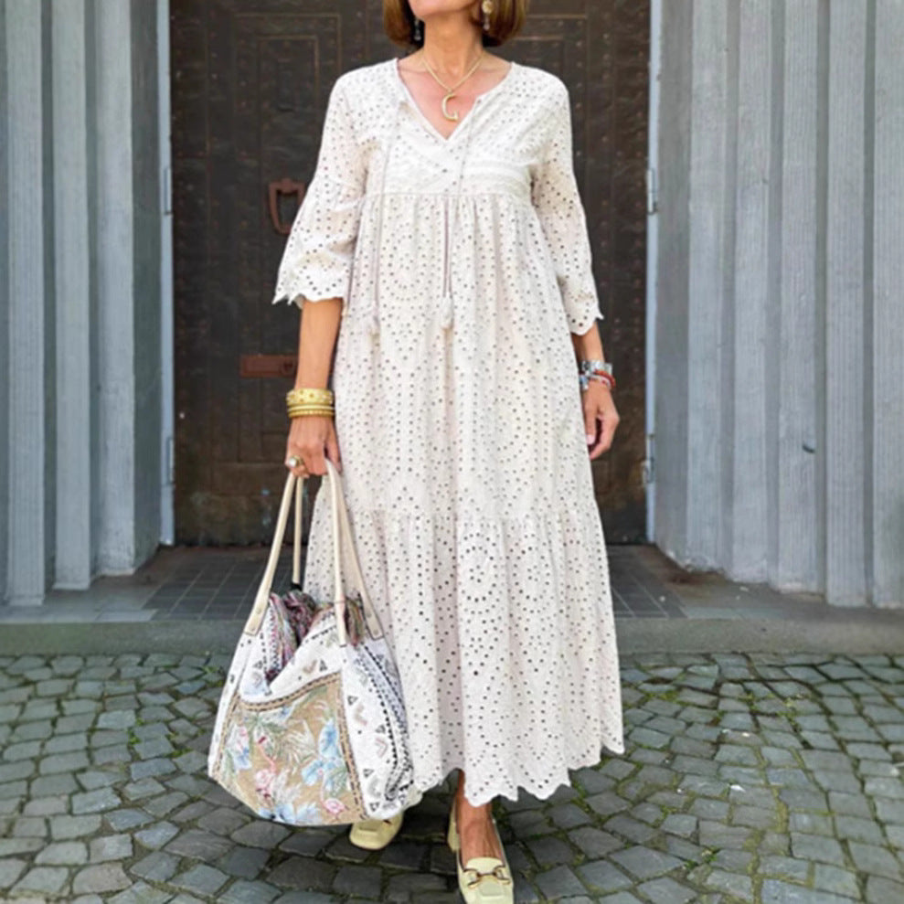 Dame maxikjole med feminine flæsedetaljer og luftig bomuldsstruktur Stilla