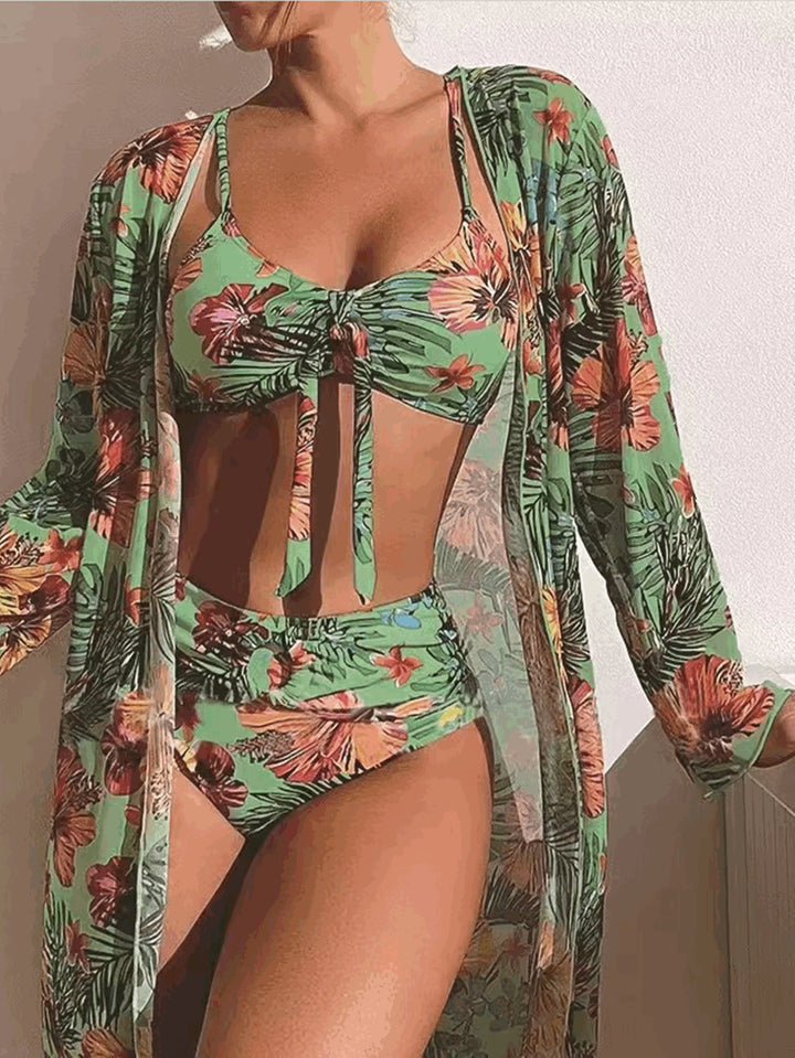 Dame Bikini-sæt med blomsterdesign og elegant cover-up Stilla