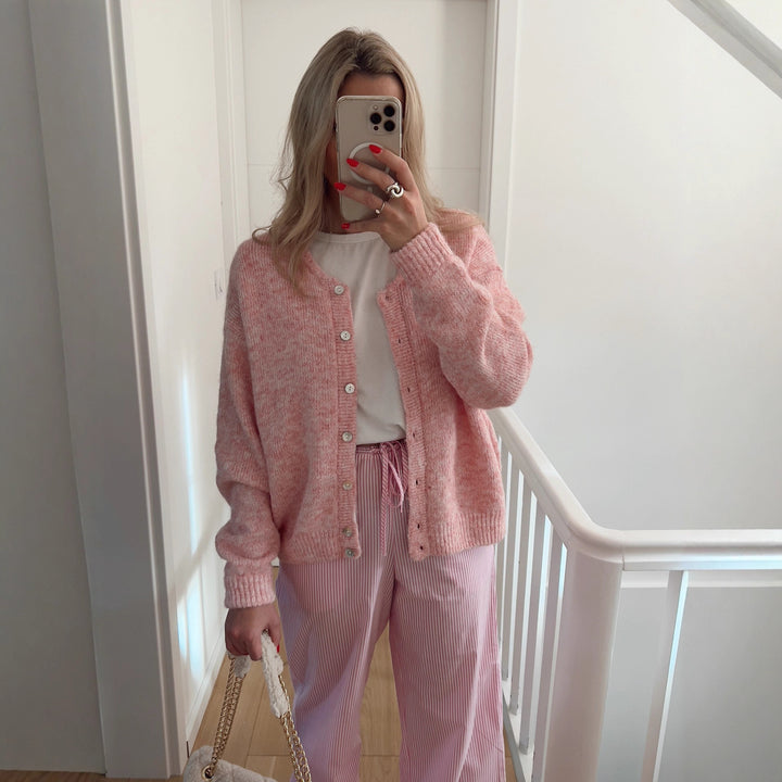 Kvindernes afslappede cardigan med fin struktur og knapper Stilla