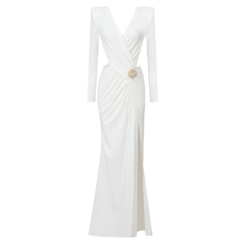 Dame elegant aftenkjole med kunstnerisk drapering og dyb slids Stilla