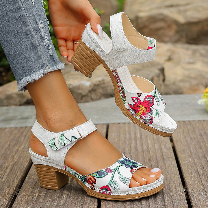 Dame sandaler med blomsterdesign, håndlavet og komfortabel sål Stilla